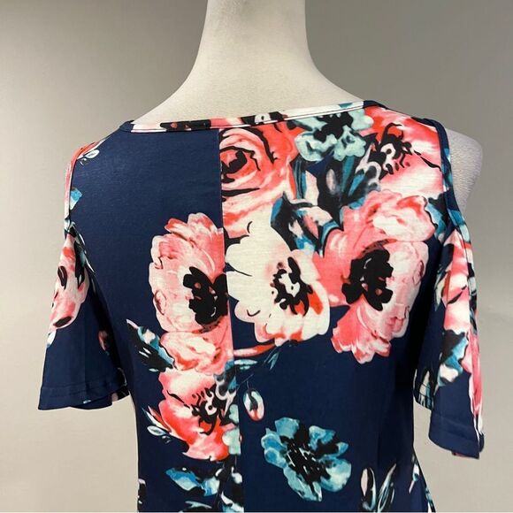 Floral cold shoulder short sleeve loose fit dress size medium - Picture 6 of 12
